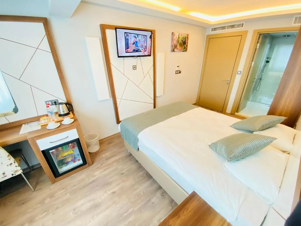 Hakcan Hotel Izmir 3*,