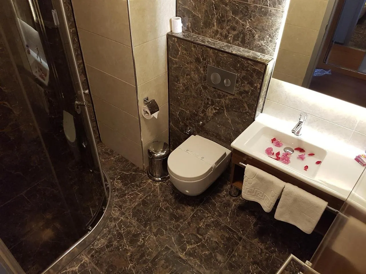Hakcan Hotel 이즈미르